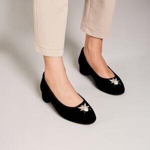 Zara Women 36/6 Black Velvet Beetle Embellish Faux Pearl Ballet Flats Old Money